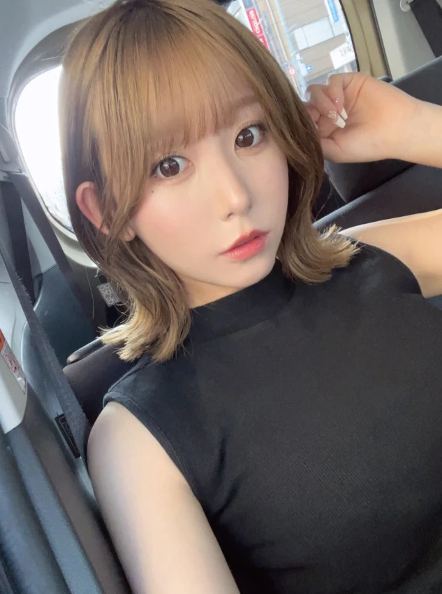 Tự ti suốt 25 năm vì căn bệnh "khó nói", hot girl xinh đẹp chia sẻ quá khứ xấu hổ với crush, fan cảm thông tột độ