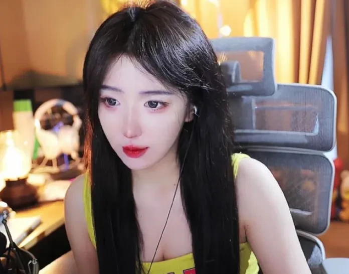 Tuyên bố quá mệt mỏi, không thể tiếp tục, nữ streamer gợi cảm bất ngờ bị ném đá không thương tiếc