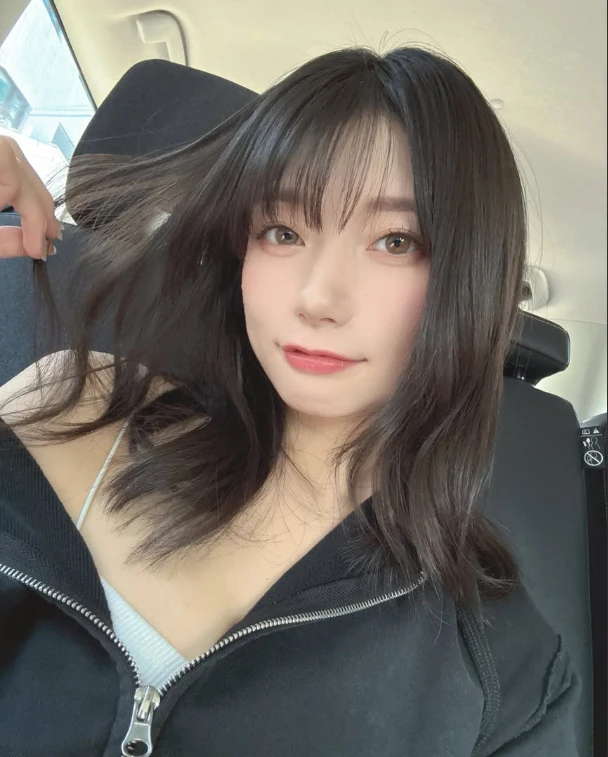 Vượt mặt Yua Mikami, hot girl tân binh nổi tiếng chia sẻ về quá khứ, tiết lộ luôn mẫu bạn trai mơ ước