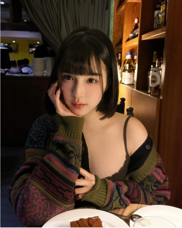 Xinh như bước ra từ thế giới ảo, hot girl bị CĐM nhận nhầm là AI, hóa ra là nữ thần học đường nổi tiếng