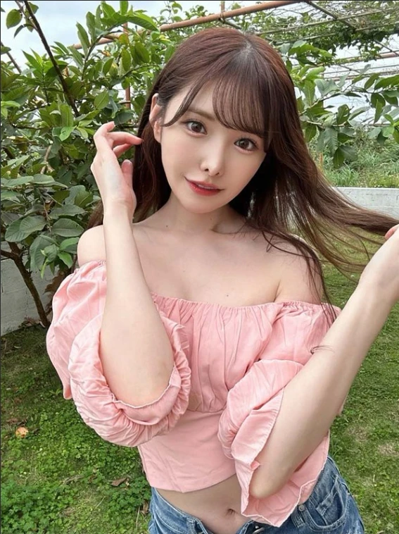 Xóa hẳn trang cá nhân 1,2 triệu theo dõi, hot girl gợi cảm quyết đoạn tuyệt quá khứ, fan bùi ngùi tiếc nuối