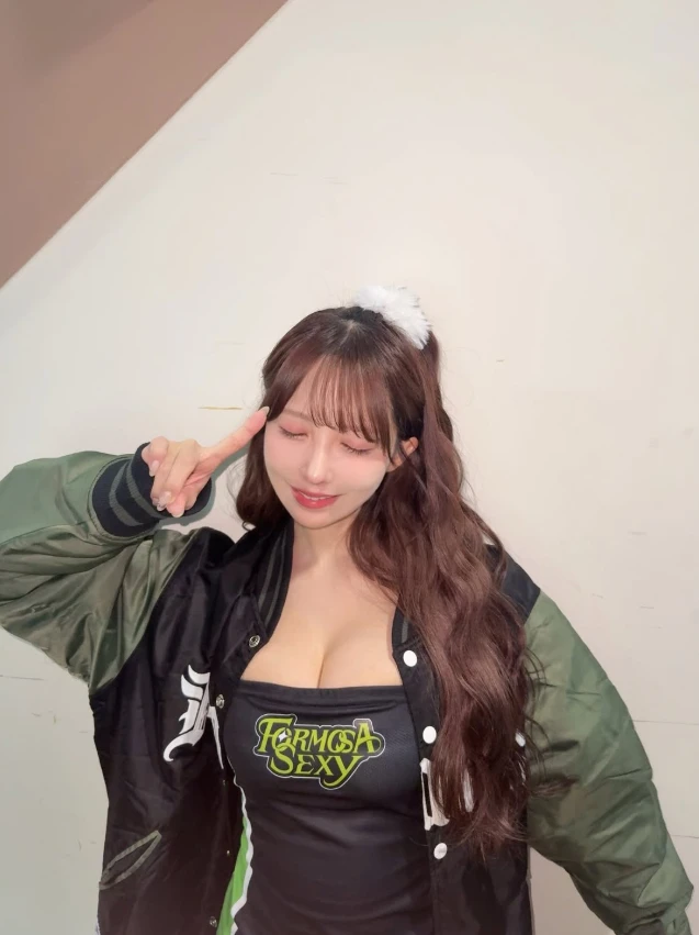 Yua Mikami khoe ảnh mới, hút gần 20.000 like, fan khen làm gì cũng gợi cảm Yua Mikami khoe ảnh mới, hút gần 20.000 like, fan khen làm gì cũng gợi cảm