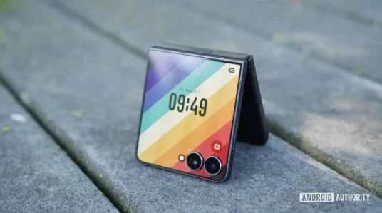 4 điện thoại Android nên mua thay vì Samsung Galaxy Z Flip 8