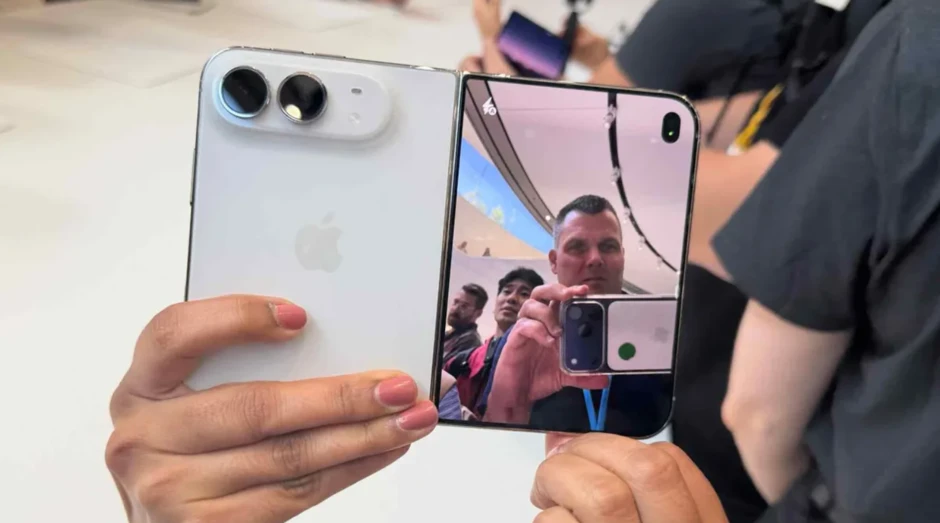 7 thứ giúp iPhone Duo vượt mặt Galaxy Z Fold8