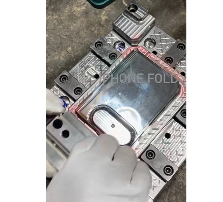 Ảnh rò rỉ iPhone Ultra khiến iFan như ngồi trên đống lửa