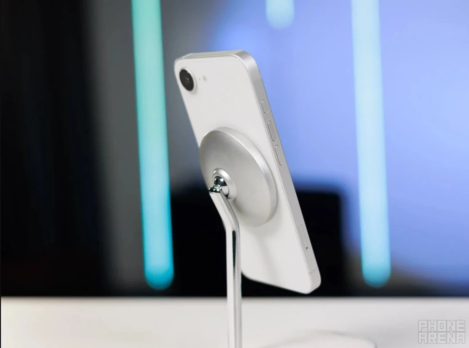 Apple cắt giảm chi phí sản xuất iPhone 18, điều gì đang xảy ra? Apple cắt giảm chi phí sản xuất iPhone 18, điều gì đang xảy ra?