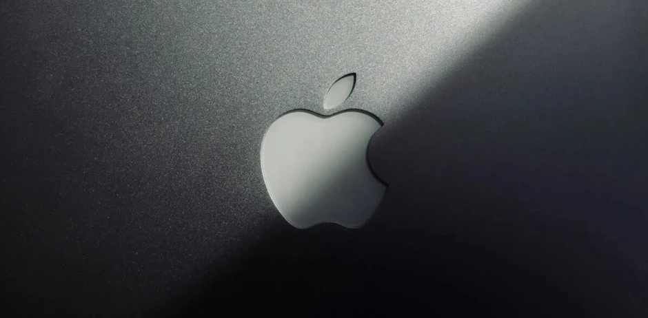Apple thành công chiêu mộ giám đốc điều hành lâu năm của Meta