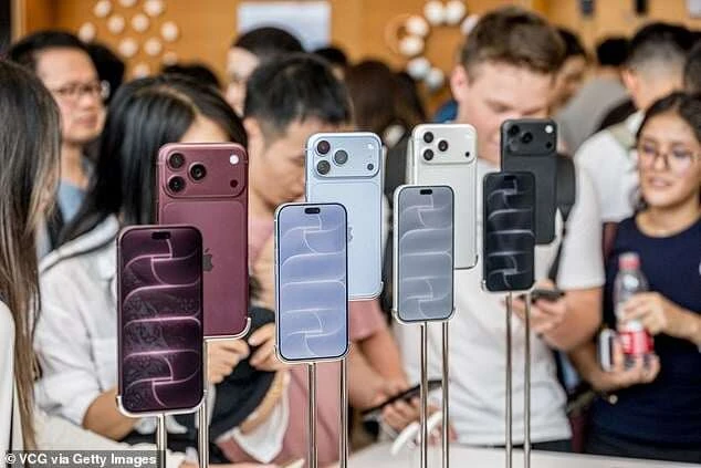Apple thừa nhận sốc: iPhone dính lỗ hổng nguy hiểm, dễ bị tin tặc chiếm quyền điều khiển, thu thập thông tin riêng tư