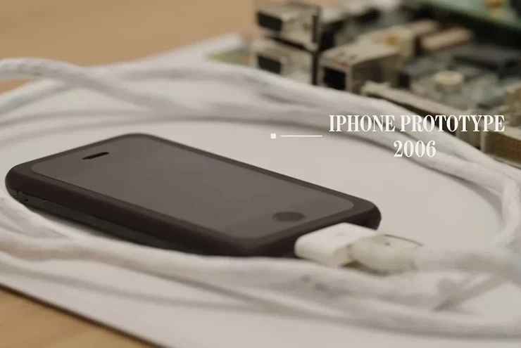 Bạn có biết iPhone từng lớn như tấm thớt trước khi vừa túi quần?