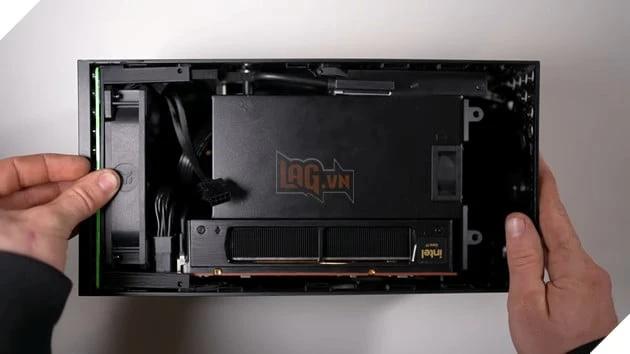 Biến Xbox Series X thành PC gaming "hàng khủng": Gắn cả RTX 5060 vào vỏ console