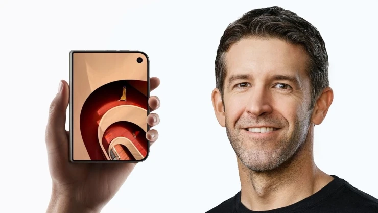 CEO Apple nói điện thoại gập đời đầu rẻ tiền, kém chất lượng
