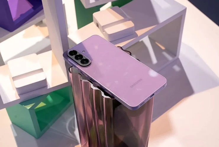 Chỉ một smartphone Samsung đáng mua, và đó không phải là Galaxy S26