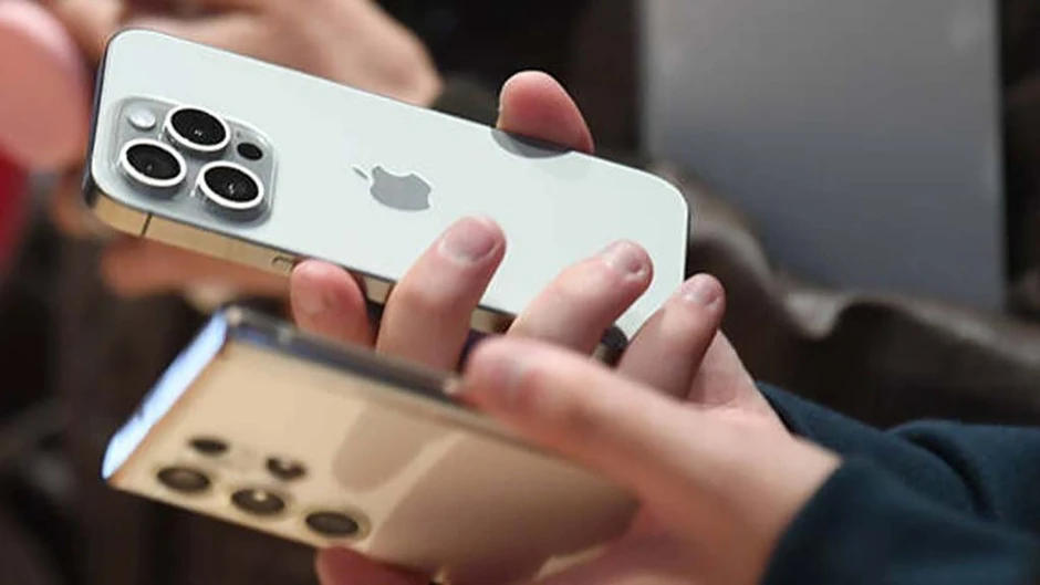 Chi phí sửa chữa điện thoại Samsung đắt hơn Apple tới 60%