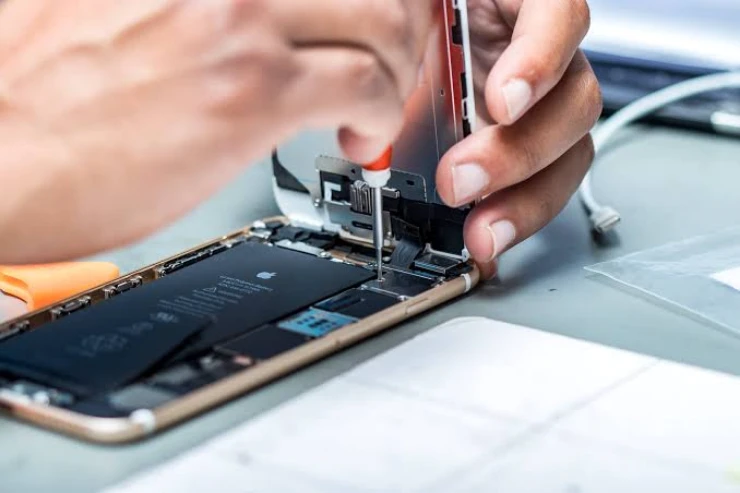 Chi phí sửa chữa smartphone cao cấp Android có rẻ hơn iPhone? Chi phí sửa chữa smartphone cao cấp Android có rẻ hơn iPhone?