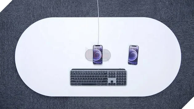 Chiếc bàn lấy cảm hứng từ AirPower có thể tự tìm điện thoại để sạc