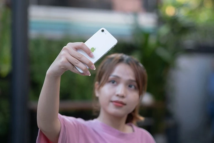 Chiếc iPhone giá chưa đến 3 triệu đồng vẫn chạy tốt iOS 26