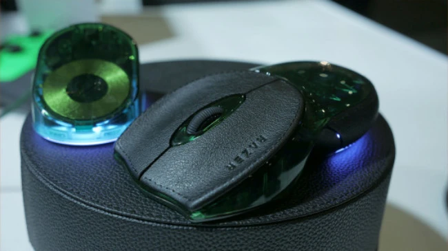 Có gì trong con chuột siêu đắt Razer Boomslang 20th Anniversary Edition?
