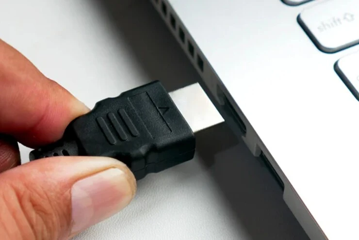 Cổng laptop quan trọng nhưng lại hiếm tìm thấy trên laptop hiện nay