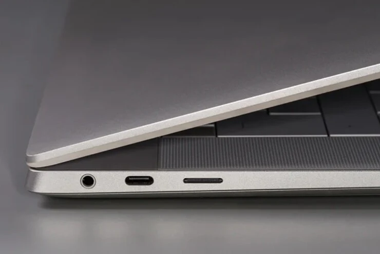 Cổng laptop quan trọng nhưng lại hiếm tìm thấy trên laptop hiện nay