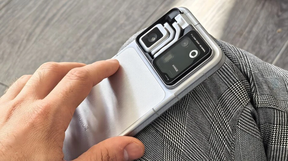 Đánh giá chi tiết smartphone robot - Honor Robot Phone Đánh giá chi tiết smartphone robot - Honor Robot Phone
