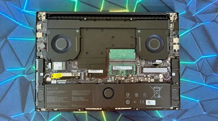 Đánh giá laptop chơi game Razer Blade 18: Mạnh nhất phân khúc Đánh giá laptop chơi game Razer Blade 18: Mạnh nhất phân khúc