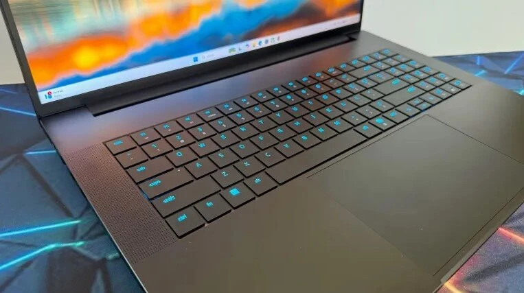 Đánh giá laptop chơi game Razer Blade 18: Mạnh nhất phân khúc Đánh giá laptop chơi game Razer Blade 18: Mạnh nhất phân khúc