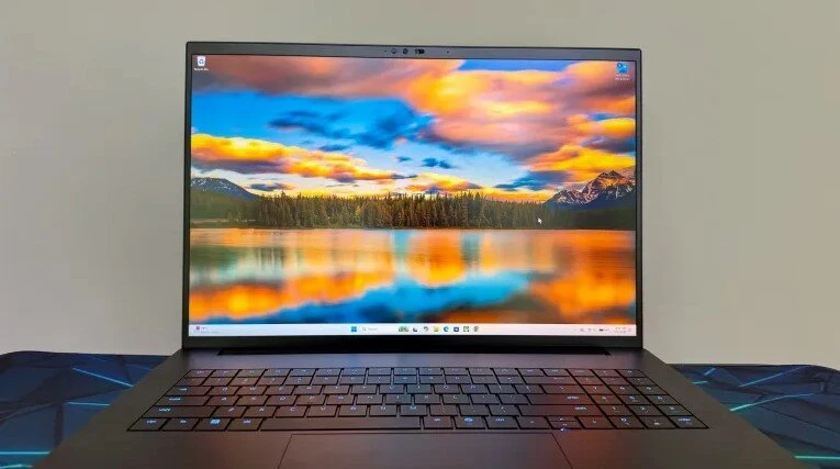 Đánh giá laptop chơi game Razer Blade 18: Mạnh nhất phân khúc Đánh giá laptop chơi game Razer Blade 18: Mạnh nhất phân khúc