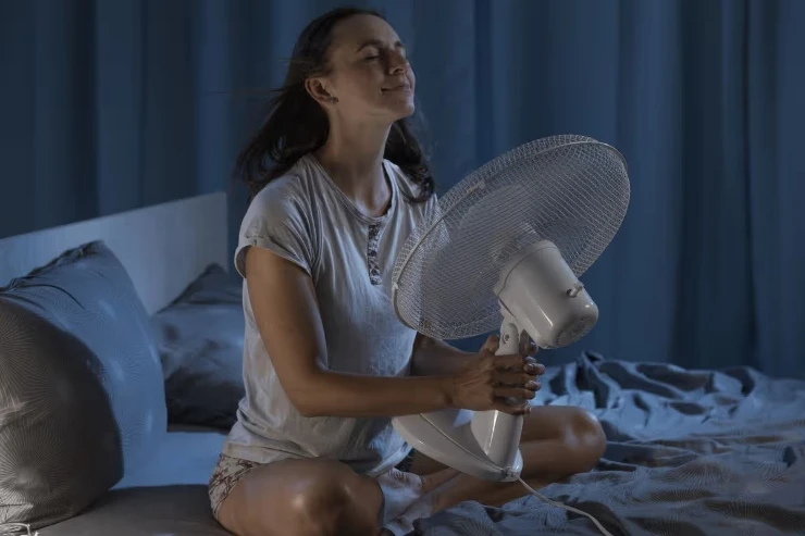 Để quạt đứng yên hay quay liên tục sẽ ngốn nhiều tiền điện hơn?