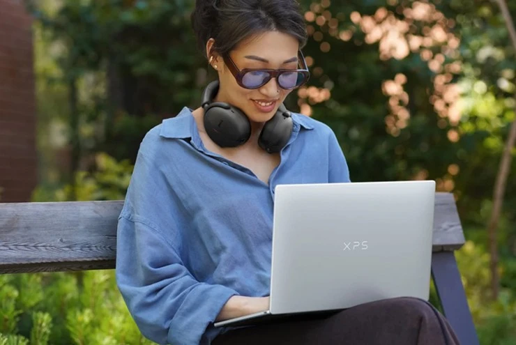 Dell hồi sinh XPS 13 với giá từ 699 USD, thách thức MacBook Neo
