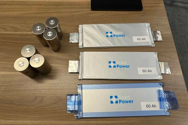 Điện thoại Galaxy tương lai có thể được nâng cấp pin đáng mơ ước