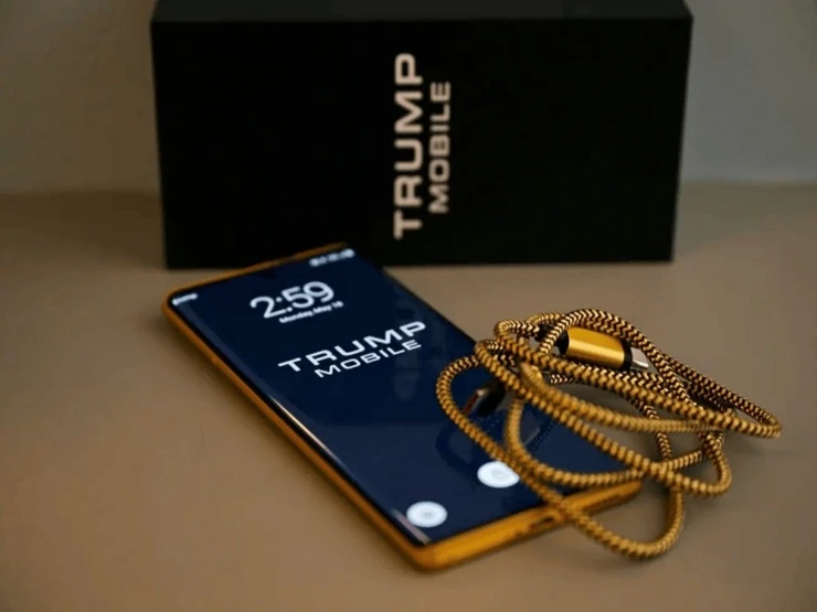 Điện thoại T1 của Trump Mobile vừa đến tay khách hàng đã gặp tranh cãi Điện thoại T1 của Trump Mobile vừa đến tay khách hàng đã gặp tranh cãi