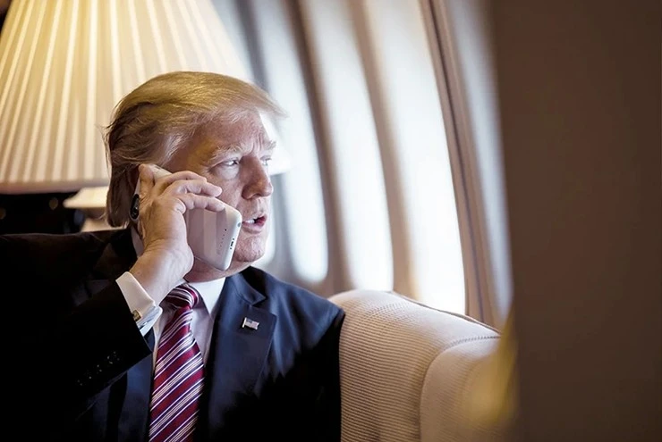 Điều gì khiến iPhone của ông Donald Trump “nổ máy” liên tục Điều gì khiến iPhone của ông Donald Trump “nổ máy” liên tục