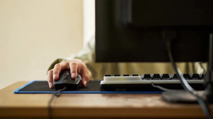 Đừng bỏ phí cổng USB trên màn hình máy tính Đừng bỏ phí cổng USB trên màn hình máy tính