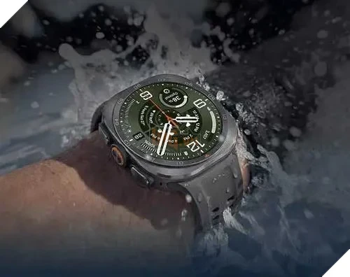 Galaxy Watch Ultra 2 lộ ảnh quảng cáo cận ngày ra mắt, hé lộ màn hình 5.000 nit và chuẩn IP69K
