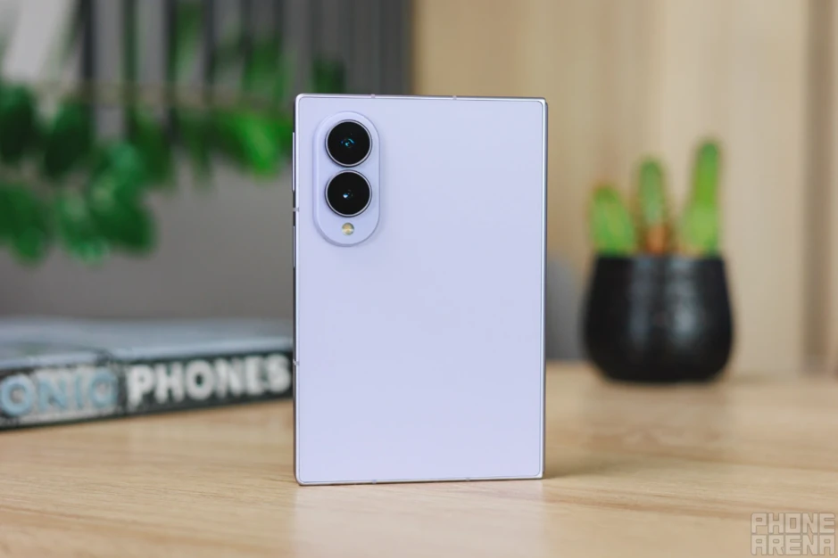 Galaxy Z Fold 8 Ultra dành cho ai? Galaxy Z Fold 8 Ultra dành cho ai?