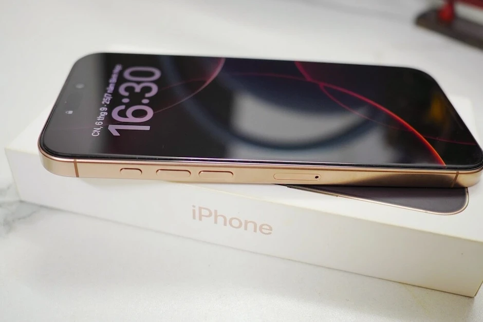Giá iPhone 16 Pro và Pro Max cũ đẹp sau 3 ngày iPhone 18 Pro series lên kệ Giá iPhone 16 Pro và Pro Max cũ đẹp sau 3 ngày iPhone 18 Pro series lên kệ
