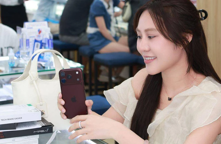 Giá iPhone 18 Pro series tháng 10: Nhiều phiên bản dung lượng, màu sắc vẫn cháy hàng
