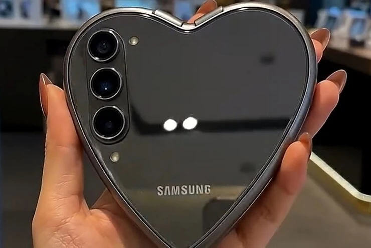 Hơn 50 triệu người vào xem video điện thoại Samsung hình trái tim fake Hơn 50 triệu người vào xem video điện thoại Samsung hình trái tim fake