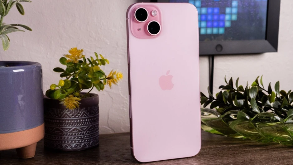 iPhone cũ tầm giá 10 triệu đồng đáng mua với màn Dynamic Island, cổng USB-C