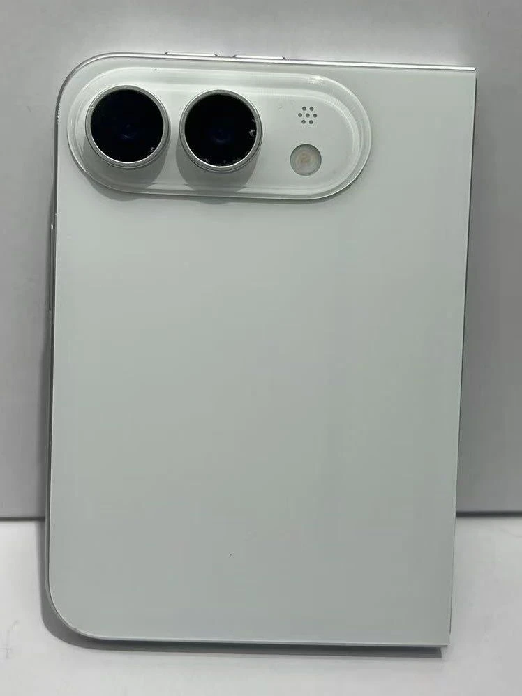 iPhone gập lộ thiết kế, dự kiến chỉ có màu trắng