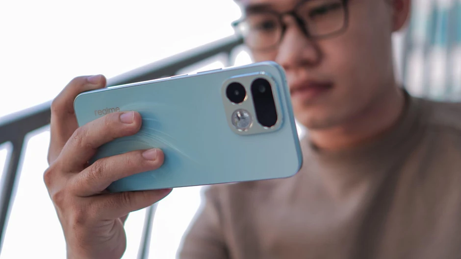 Lên đời dế mới, cháy trọn mùa World Cup 2026 cùng quái thú pin 8000mAh realme 16T 5G tại Thế Giới Di Động