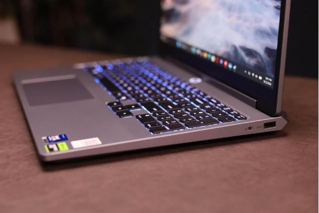 Lenovo LOQ 15IPH11 kết hợp LOQ 27-10: Cặp đôi hoàn thiện góc gaming thế hệ mới Lenovo LOQ 15IPH11 kết hợp LOQ 27-10: Cặp đôi hoàn thiện góc gaming thế hệ mới