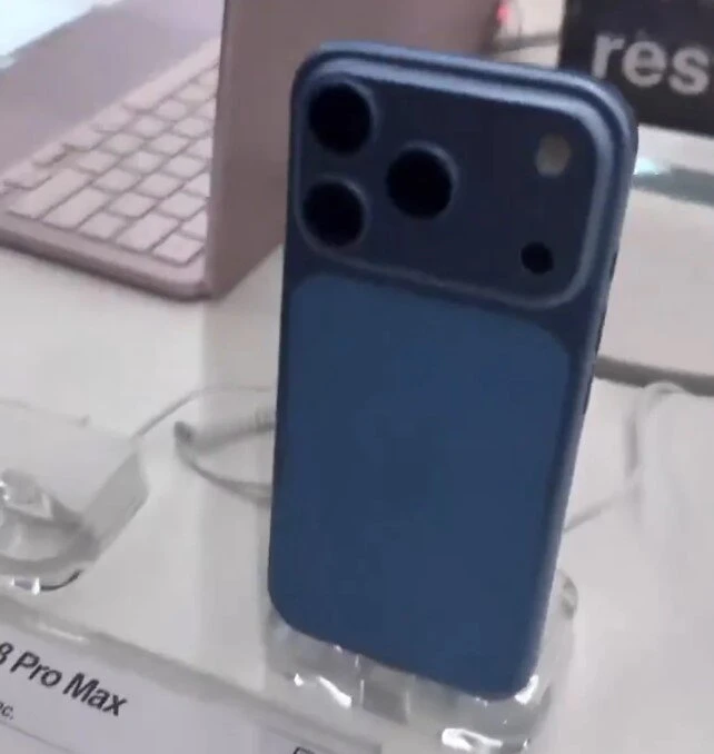 Lộ ảnh thực tế 2 màu của iPhone 18 Pro