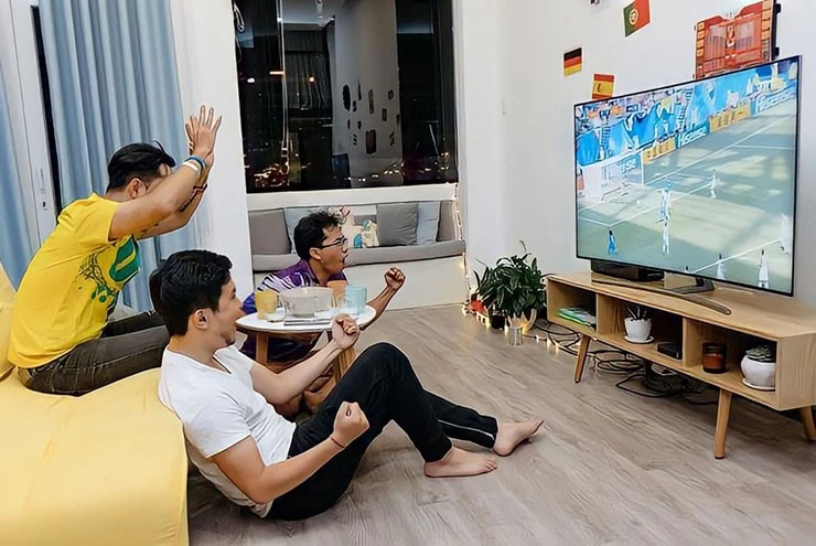Một thay đổi nhỏ giúp tiếng bình luận và cổ động World Cup chân thực hơn nhiều