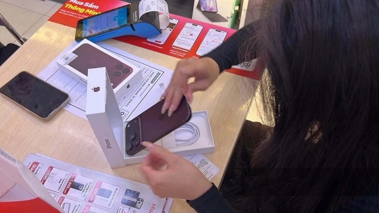 Mua iPhone 18 Pro hay chi thêm 3 triệu cho Pro Max?
