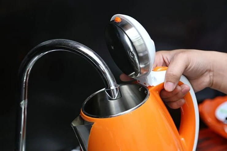 Muốn tiết kiệm điện, đừng mắc những sai lầm này khi dùng ấm siêu tốc Muốn tiết kiệm điện, đừng mắc những sai lầm này khi dùng ấm siêu tốc