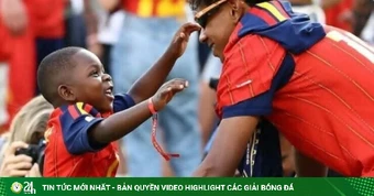 Ngỡ ngàng Yamal dùng iPhone “nát tươm” dù là nhà vô địch World Cup 2026