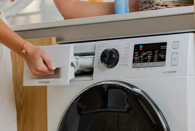 Nhiều người vẫn đổ nước giặt sai ngăn trên máy giặt mà không hề biết