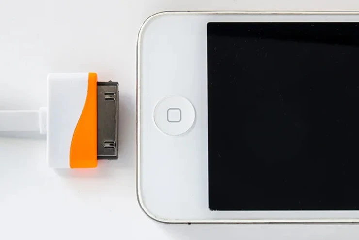 Những cổng sạc khó hiểu trên điện thoại trước thời USB-C Những cổng sạc khó hiểu trên điện thoại trước thời USB-C