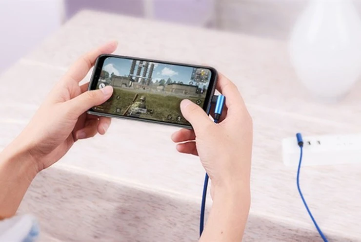 Những thói quen sạc điện thoại mùa hè khiến pin xuống cấp nhanh gấp đôi Những thói quen sạc điện thoại mùa hè khiến pin xuống cấp nhanh gấp đôi